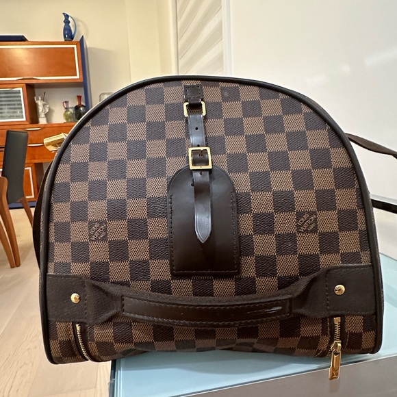 Louis Vuitton Damier Travel Bag on Wheels - Picture 7 of 8